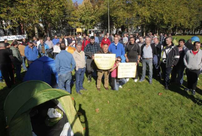 Os mariñeiros do cerco arranxan unha mobilización nacional en Compostela